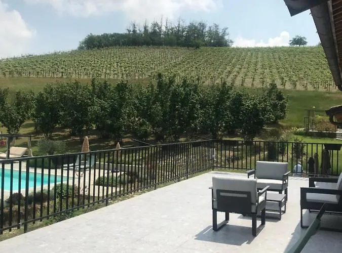 Bed and breakfast Sotto La Vigna Charm Adult Only Vacation Balcony Montegrosso dʼAsti